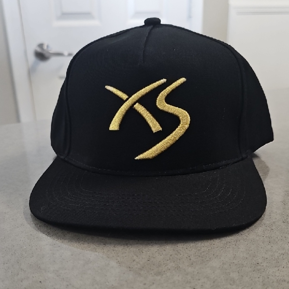**NEW** Wynn Club XS Snapback with Gold Logo